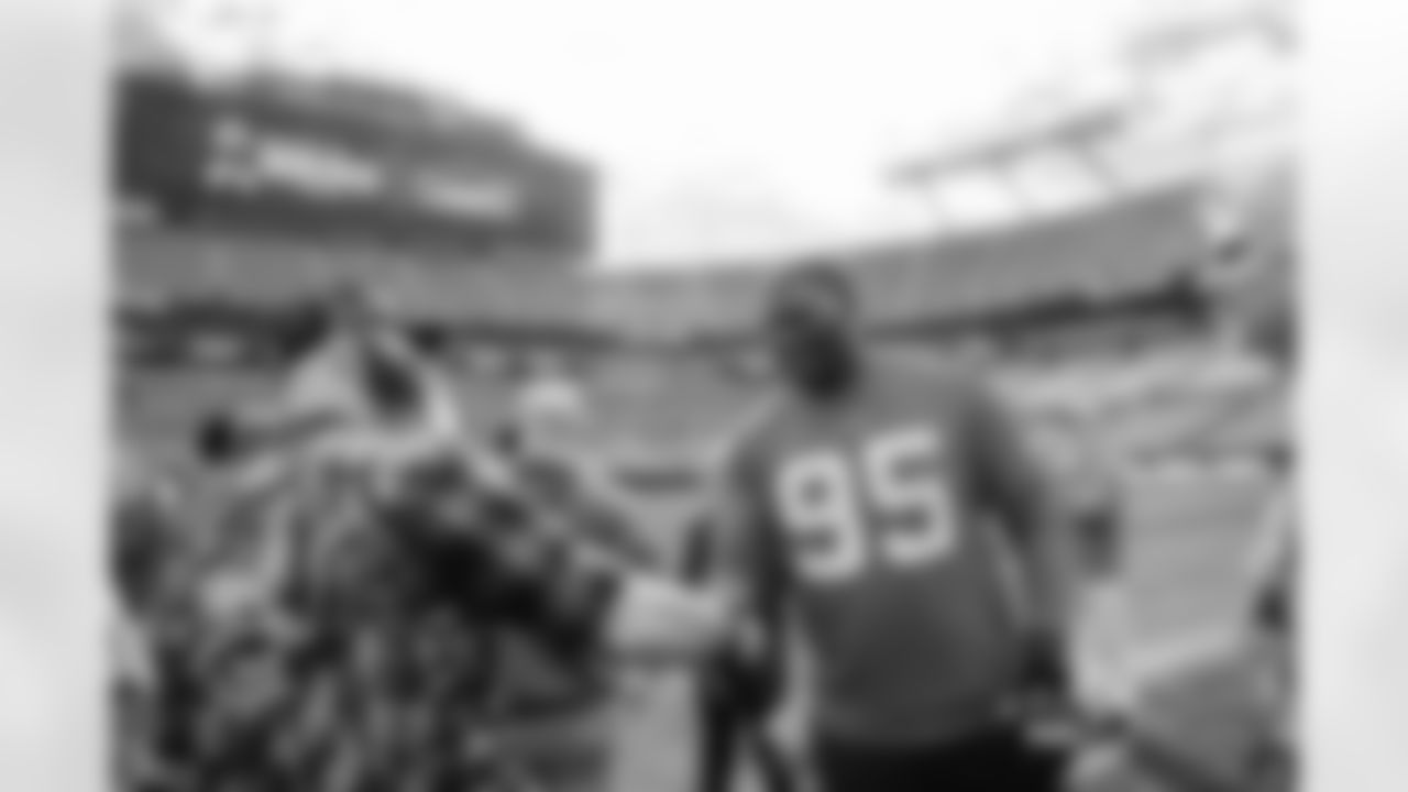 110825_Lowes_Salute_To_Service_Walk_Through_KJ_062