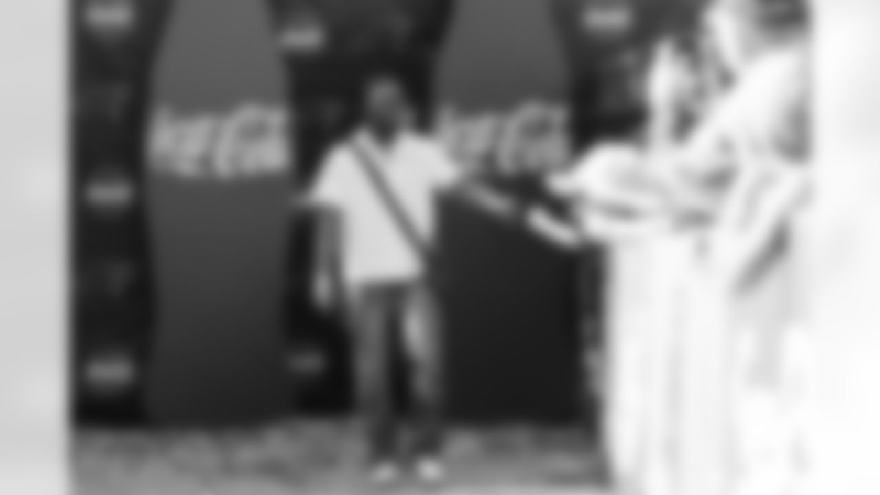 110925_CARvsNO_CB205664