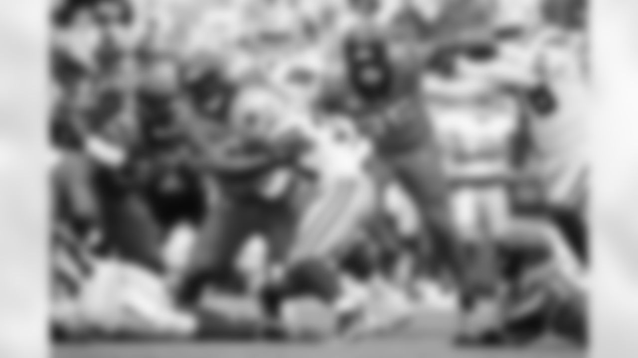 101225_DALvsCAR_LW1_7412