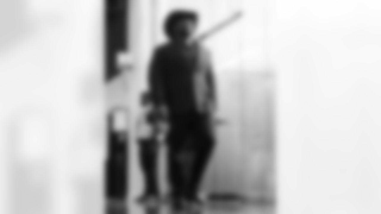 112425_CARatSF_AS306069