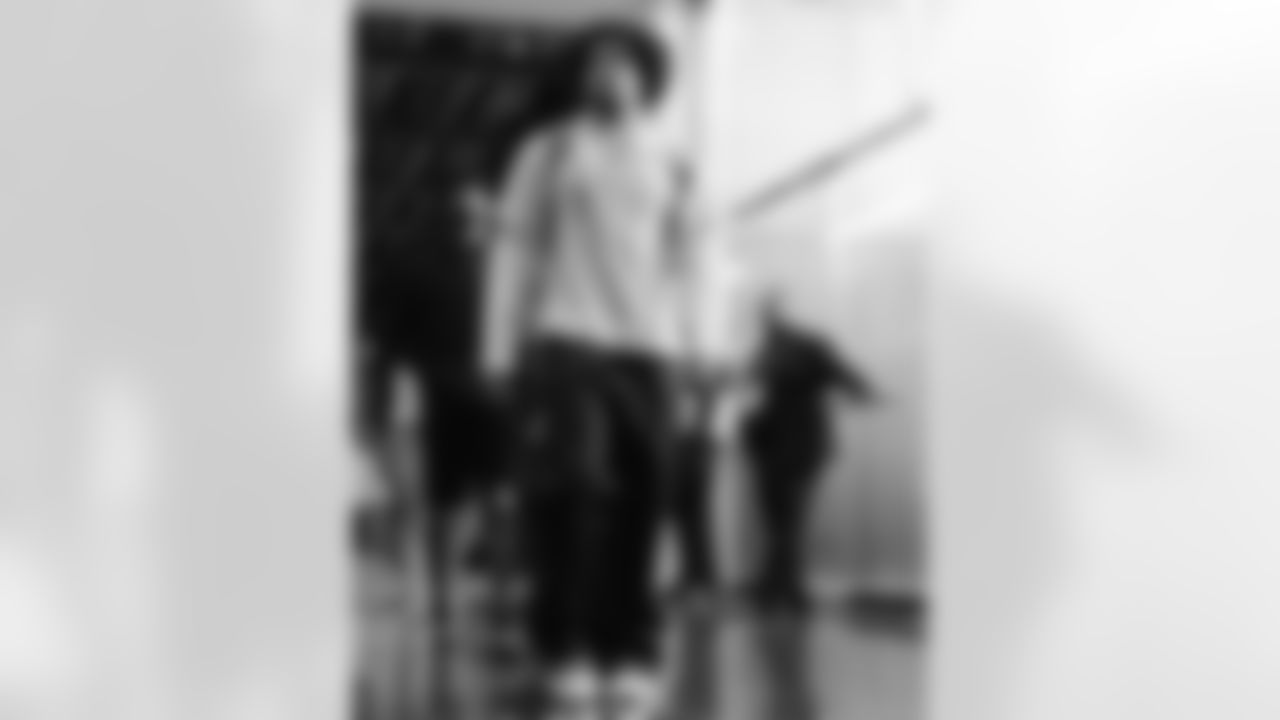 112425_CARatSF_AS306085