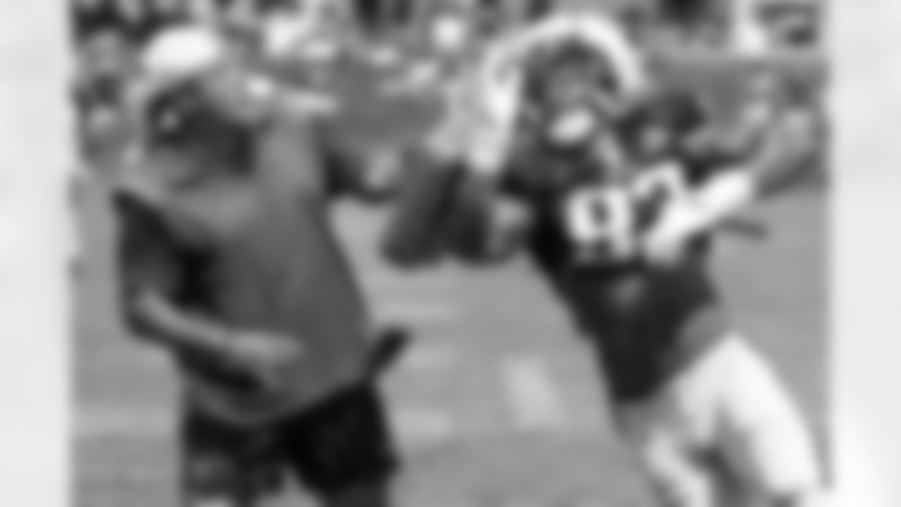 Oshane Ximines practices at Patriots Training Camp on August 3, 2024