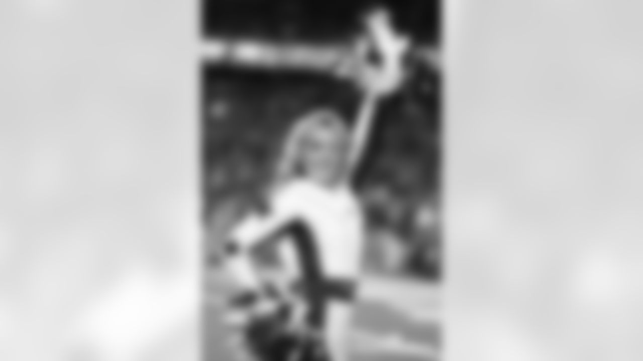 LAC-011126_Darian1525