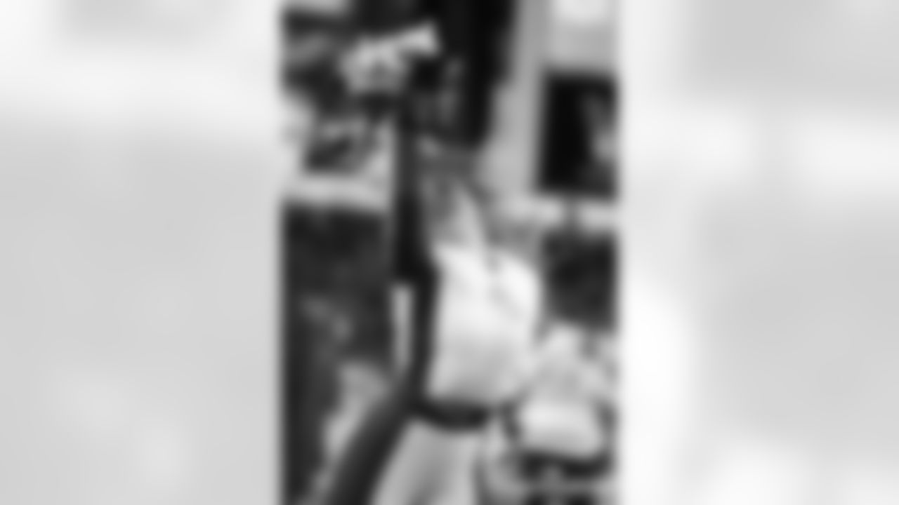 LAC-011126_Darian1657