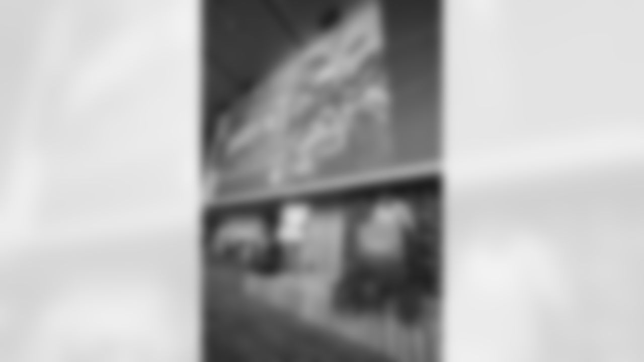 060225-AndrewsRetirement_Silverman0338