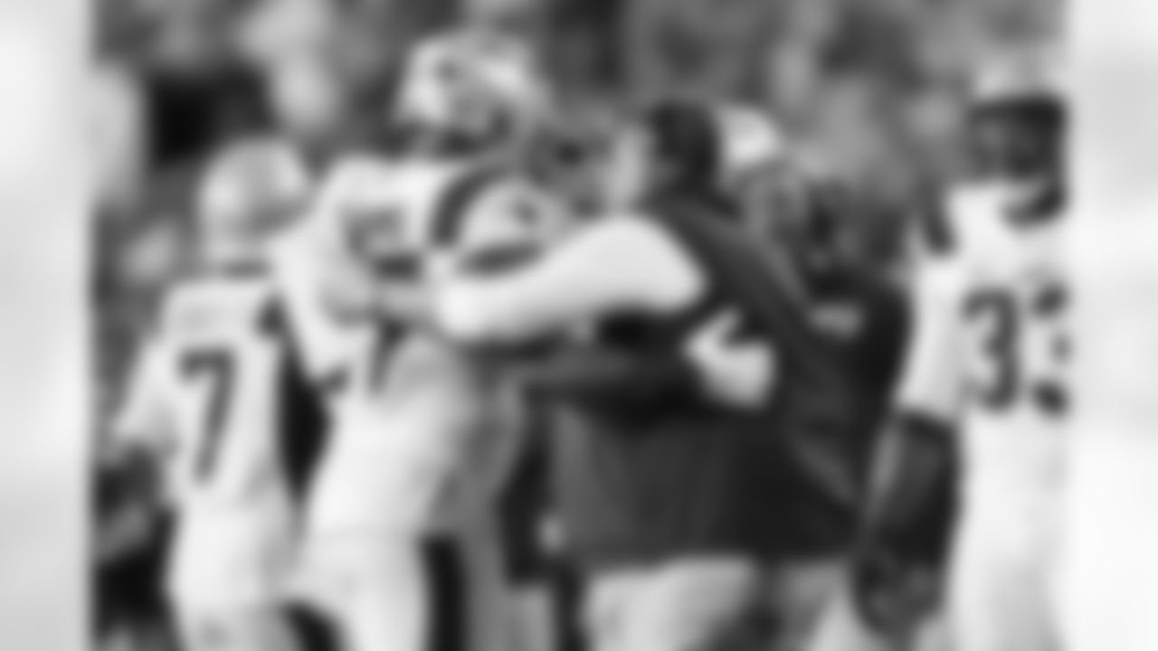 Milton Williams & Mike Vrabel. Photo by Eric J. Adler