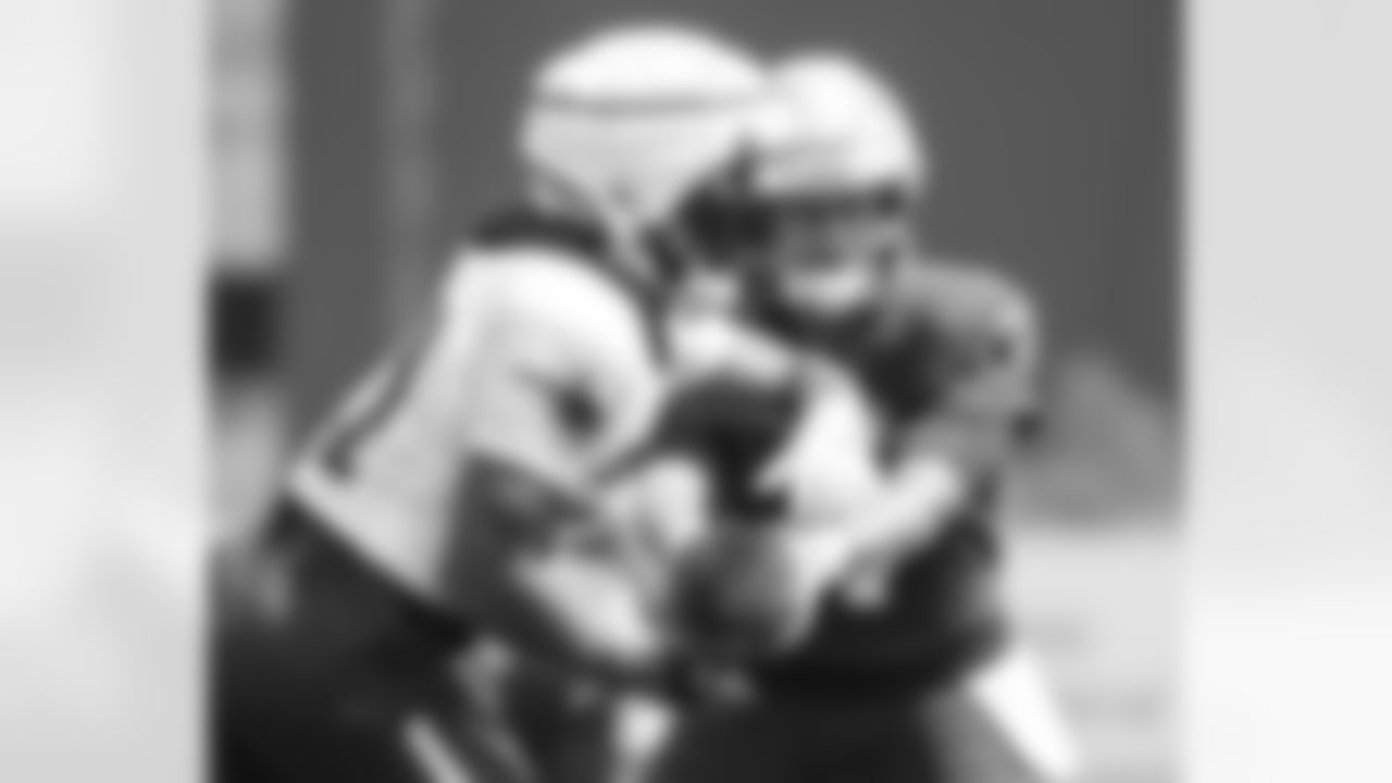 Antonio Gibson & Bailey Zappe practice at Patriots Training Camp on August 2, 2024