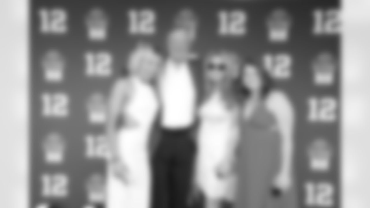 061224-Brady-PHOF_Adler0246