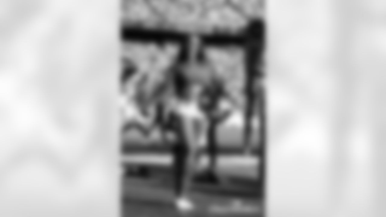 AF-110225-Cheer_Silverman091