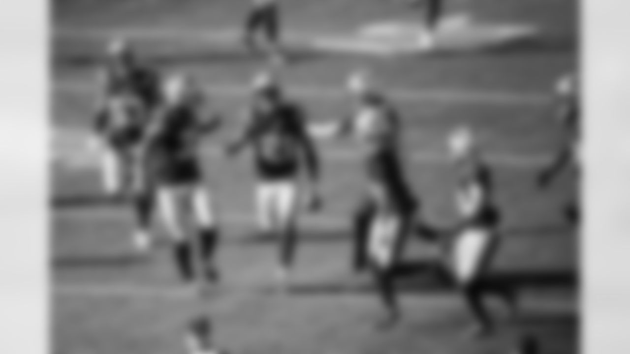 Jaylinn Hawkins, Anfernee Jennings, Christian Elliss, Jack Gibbens, Marte Mapu, Dell Pettus