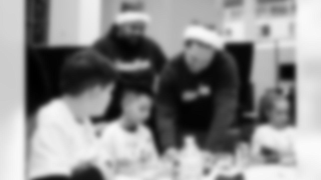 121024-ChildrensHolidayParty_Puccio_0316