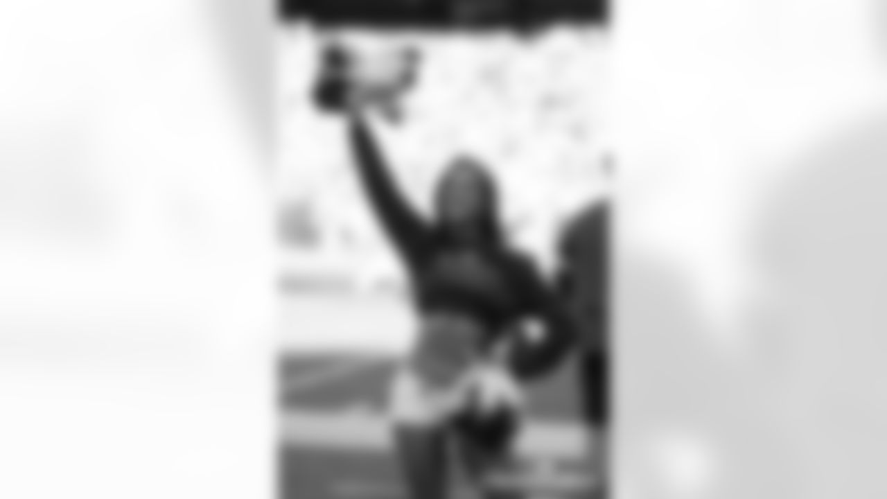 AF-110225-Cheer_Silverman022