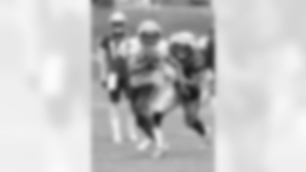 Jacob Warren practices during Patriots Training Camp on July 30, 2024.