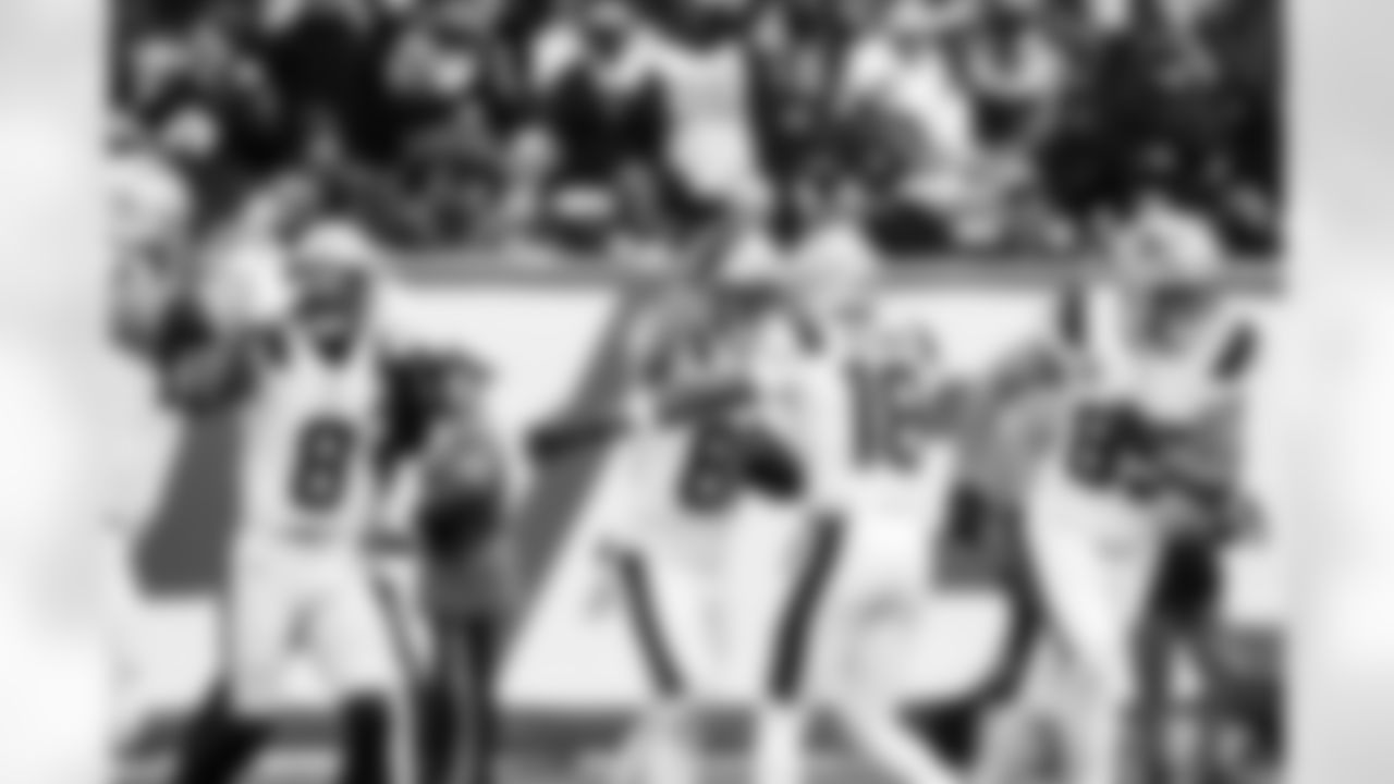 Efton Chism III, Kyle Williams