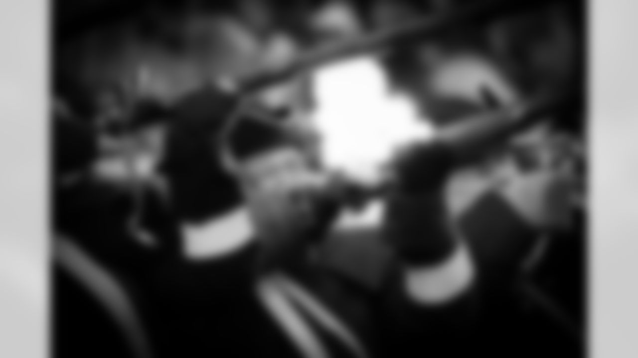 NYG-120125_Adler3416