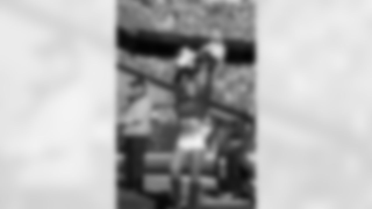 AF-110225-Cheer_Silverman109