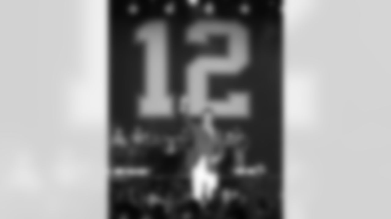 061224-Brady-PHOF_Adler6685a