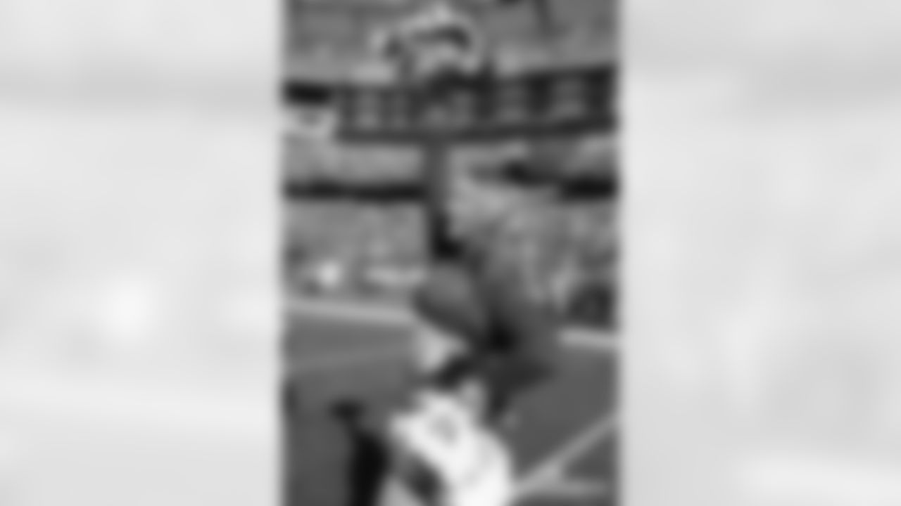 AF-110225_Darian0521