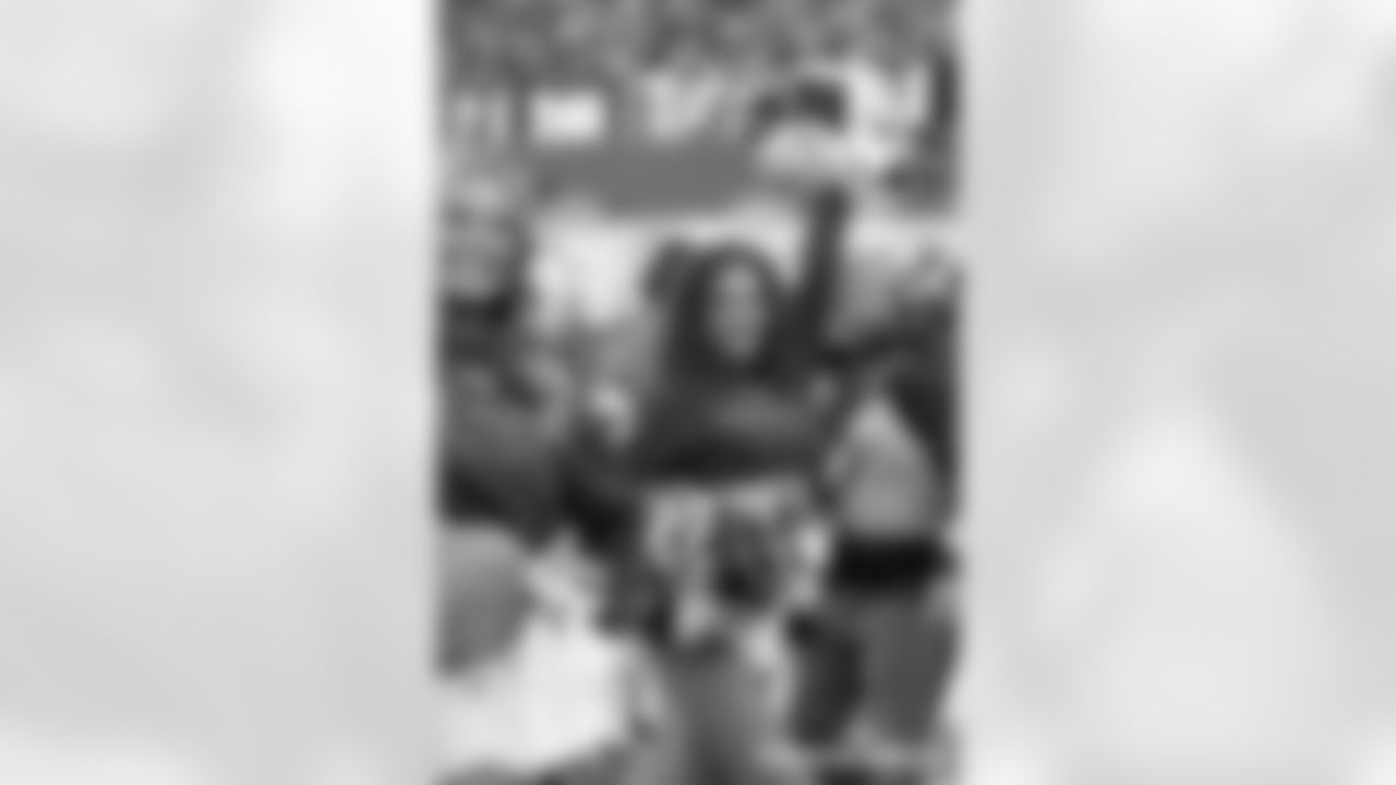 AF-110225-Cheer_Silverman017