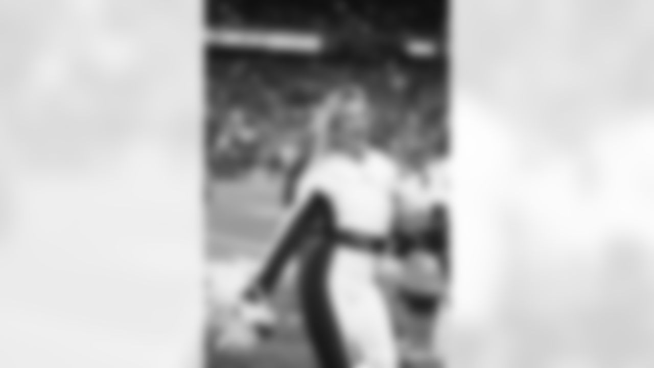 LAC-011126_Darian1230