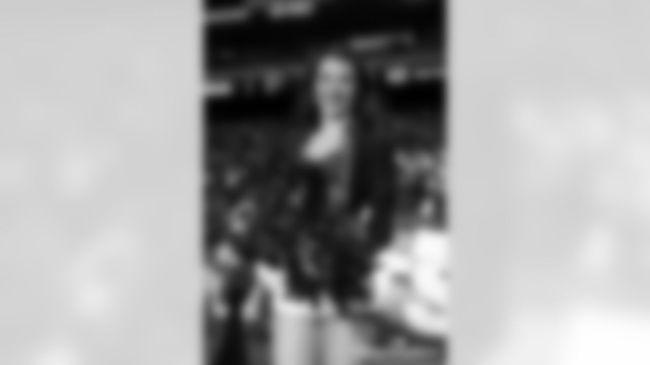 AF-110225-Cheer_Silverman516