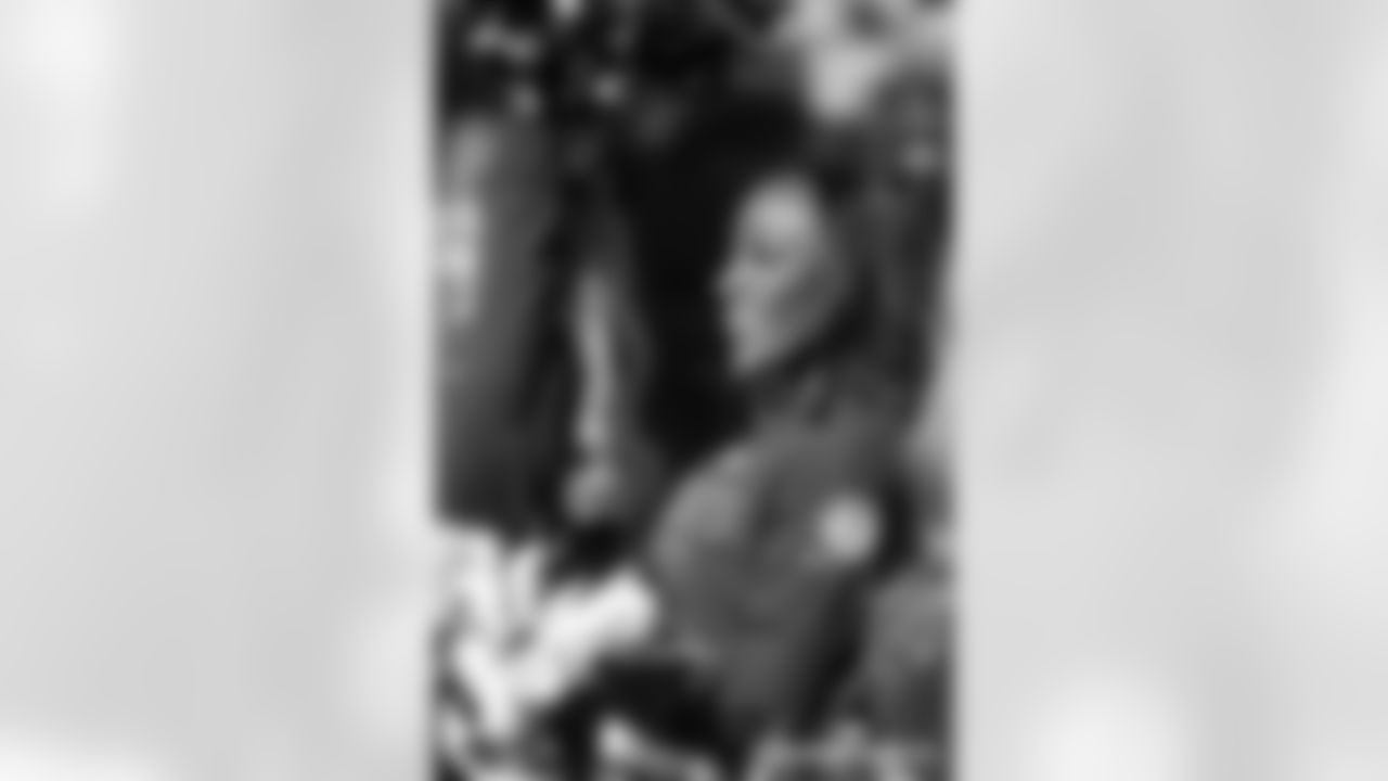 AF-110225-Cheer_Silverman074