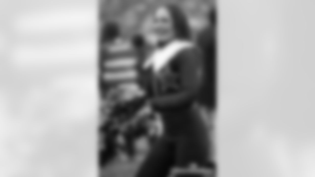 BB-121425-Cheer_Silverman0274