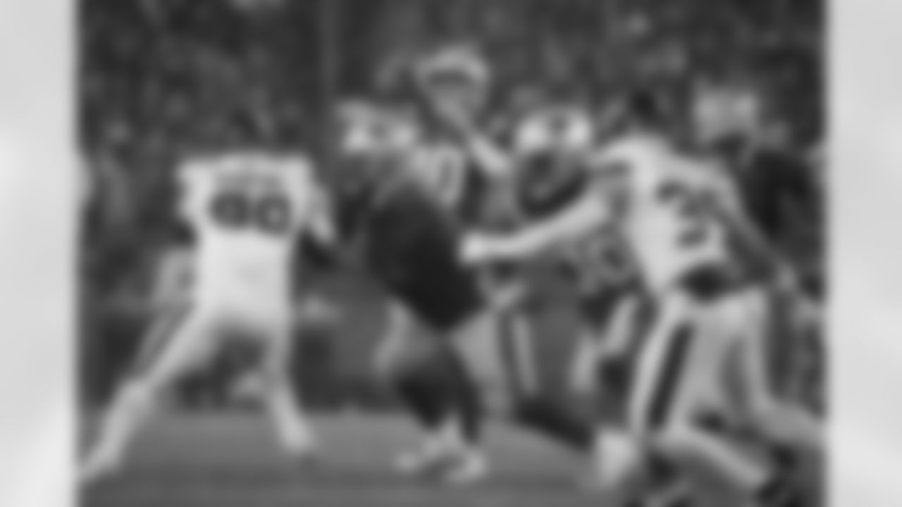 Mike Onwenu and Drake Maye