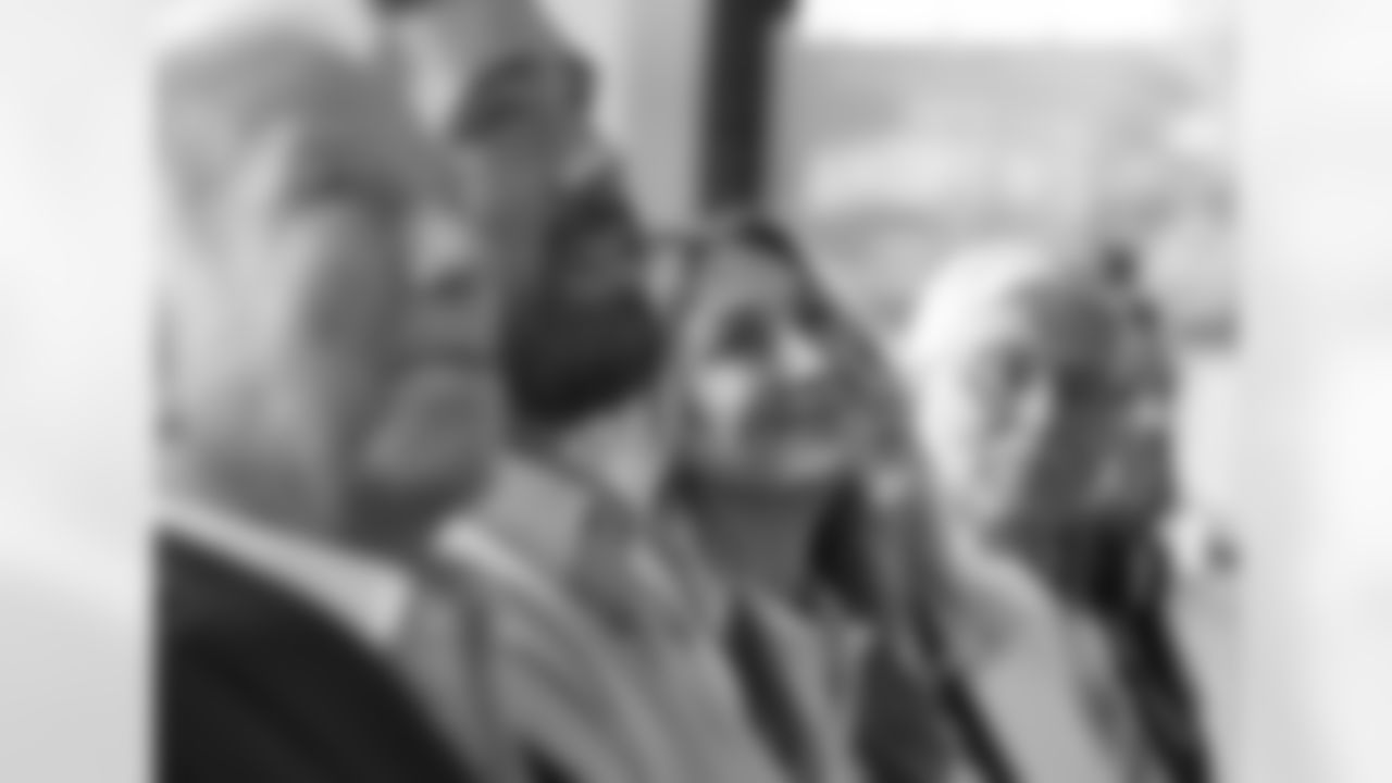 060225-AndrewsRetirement_Silverman0281