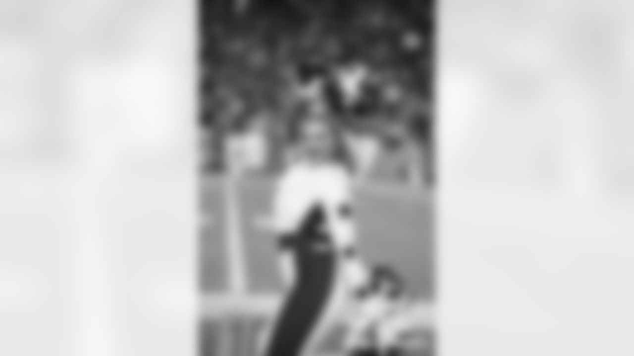 LAC-011126_Darian1416