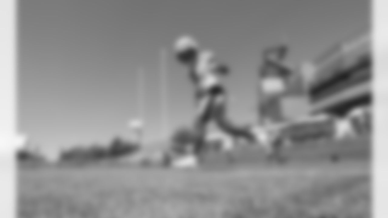 JuJu Smith-Schuster practices during Patriots Training Camp on July 26, 2024.