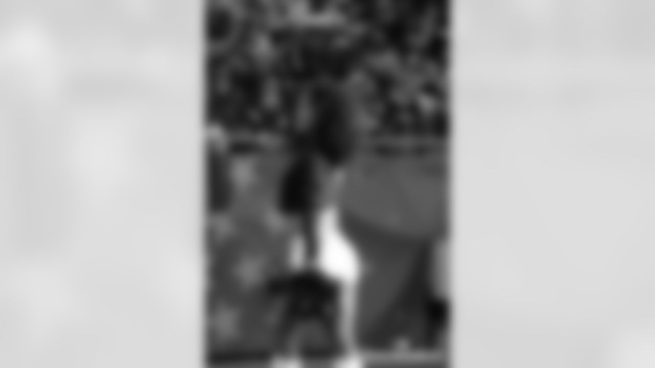 AF-110225-Cheer_Silverman454