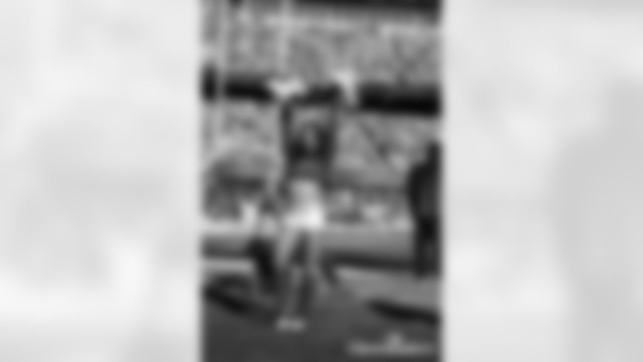 AF-110225-Cheer_Silverman099