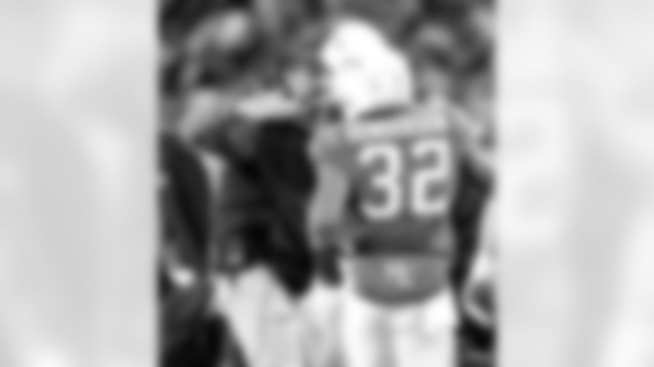 Mike Vrabel and TreVeyon Henderson