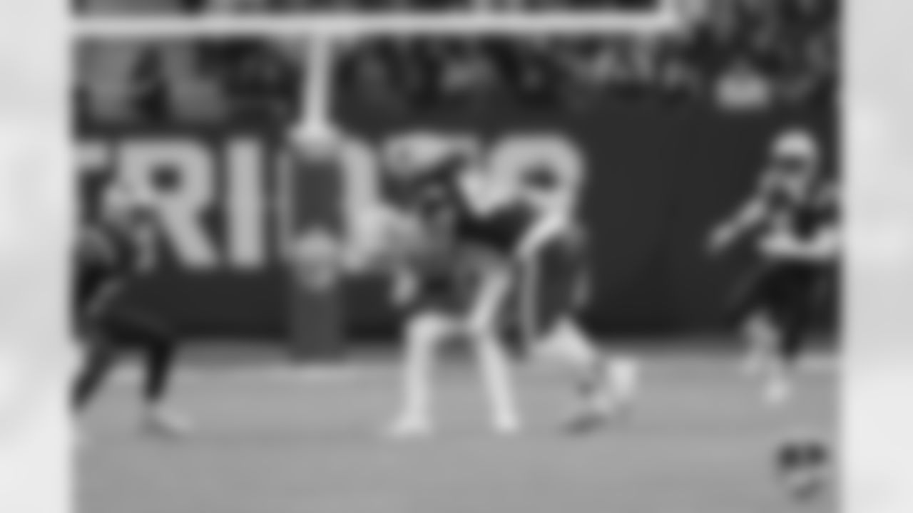 Patriots linebacker Jahlani Tavai (48).