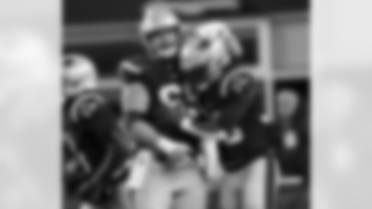 Garrett Bradbury and Rhamondre Stevenson. Photo by Lexi Ehle