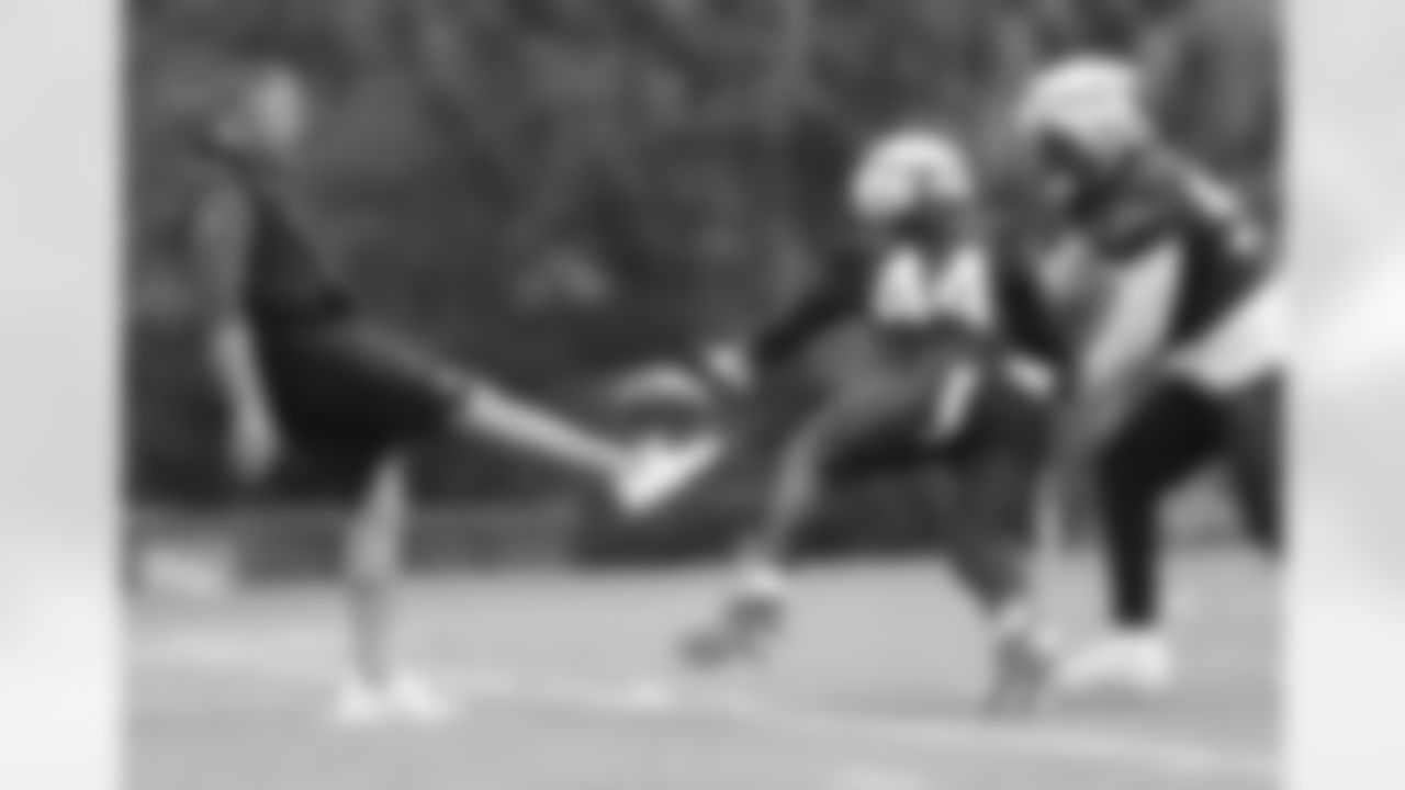 Mike Vrabel and K'Lavon Chaisson