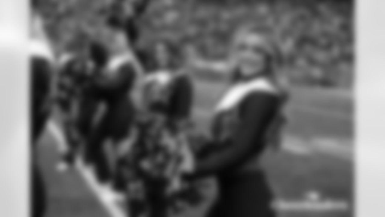 BB-121425-Cheer_Silverman0040