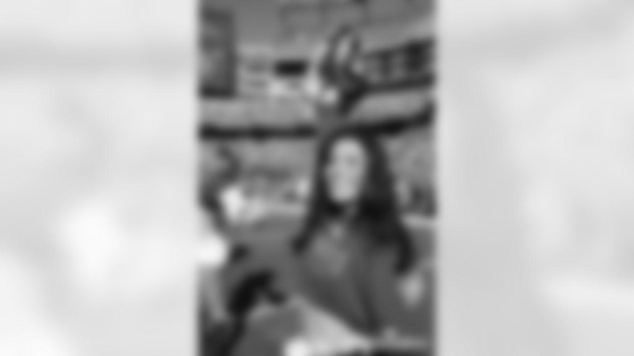 AF-110225_Darian0511