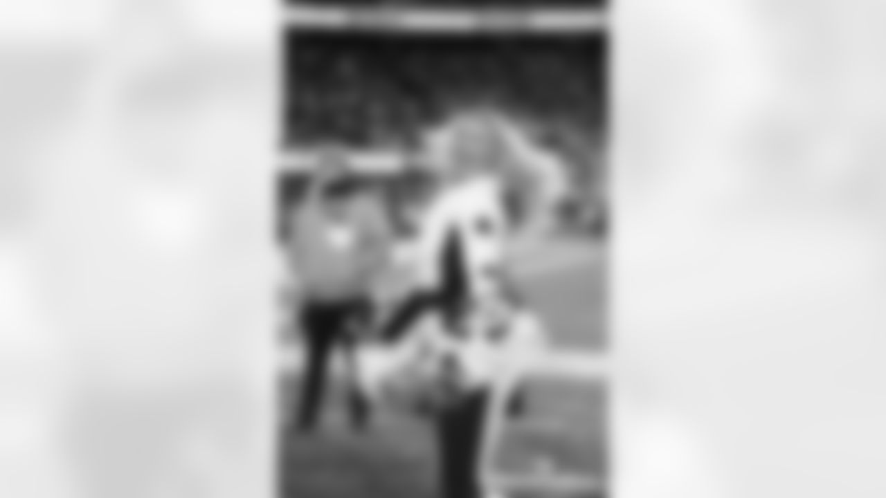 LAC-011126_Darian1273