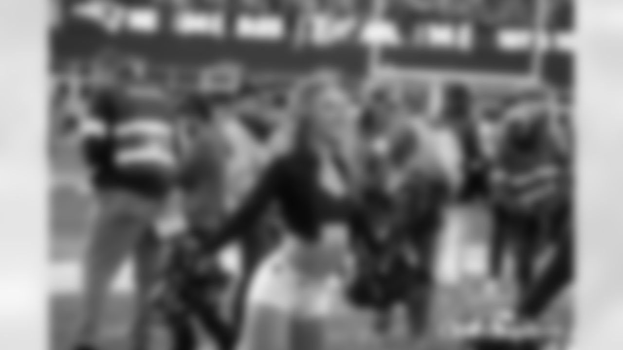 AF-110225-Cheer_Silverman321