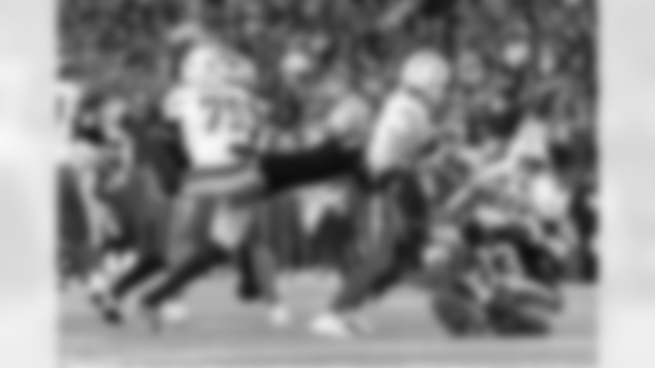 LAC-011126_Adler4554