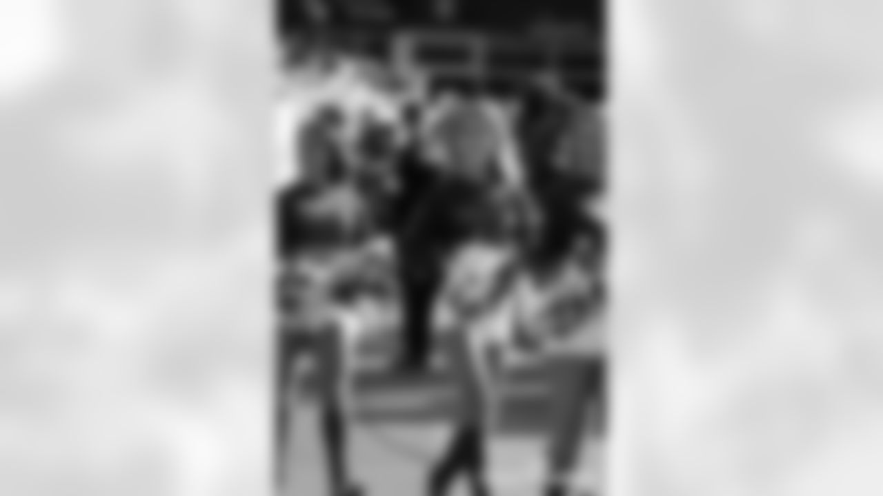 AF-110225-Cheer_Silverman181