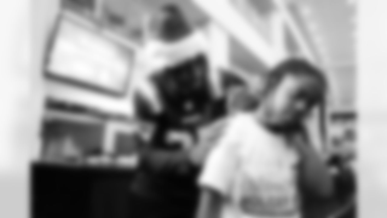 121024-ChildrensHolidayParty_Puccio_0339