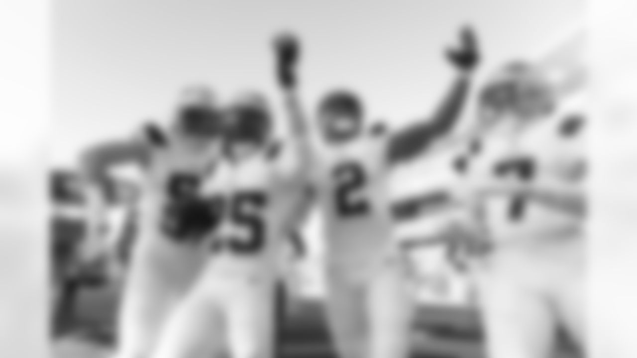 Marcus Jones intercepts a pass by Bengals QB Joe Flacco and returns it 33 yards for a touchdown in the second quarter.