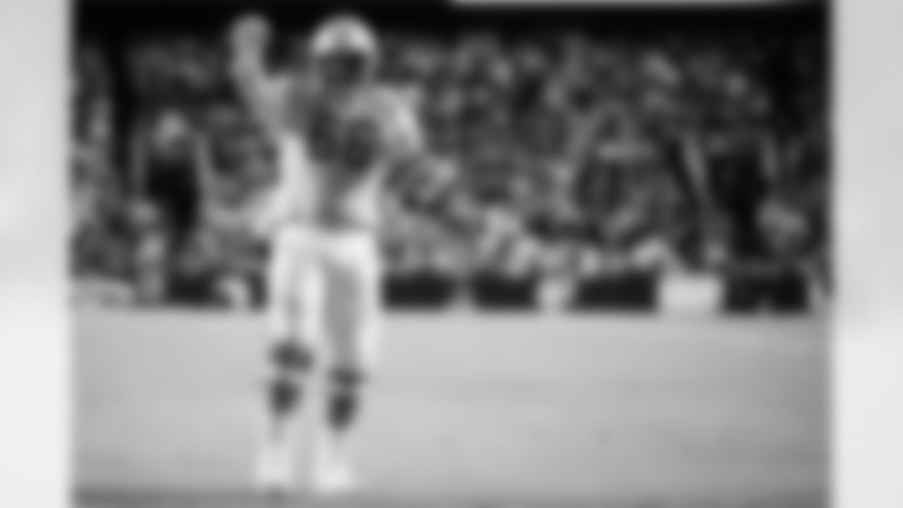 FB_EH_2332_112324_1930027300