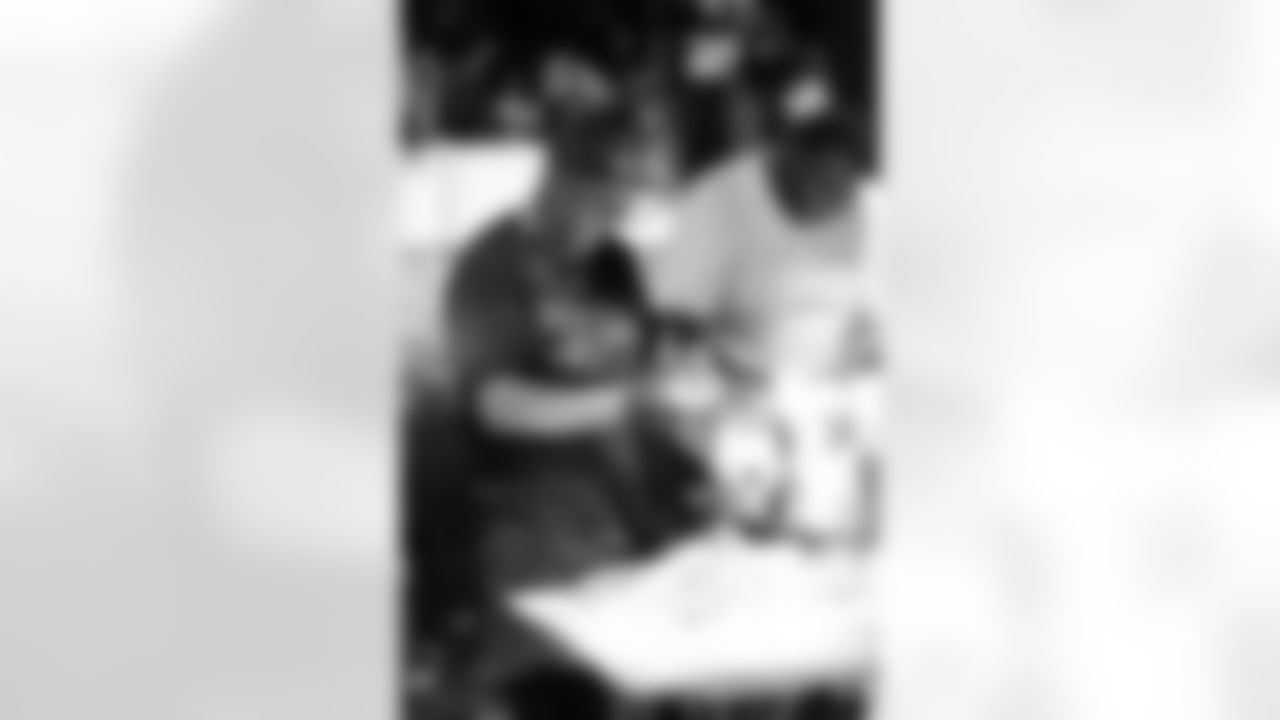 082325_JenningsBackpack-Challacombe0011