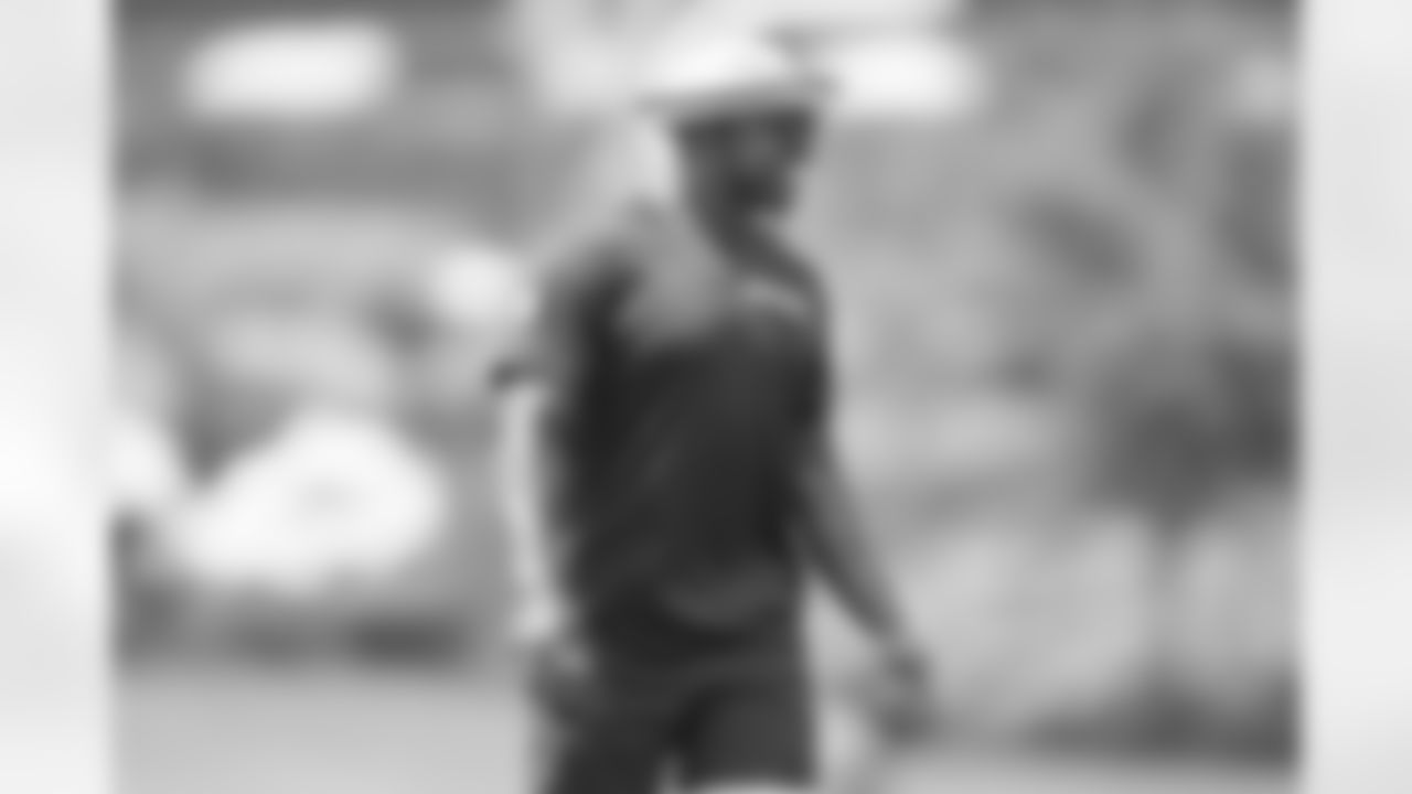 Matthew Slater practices during Patriots rookie camp on July 22, 2024.