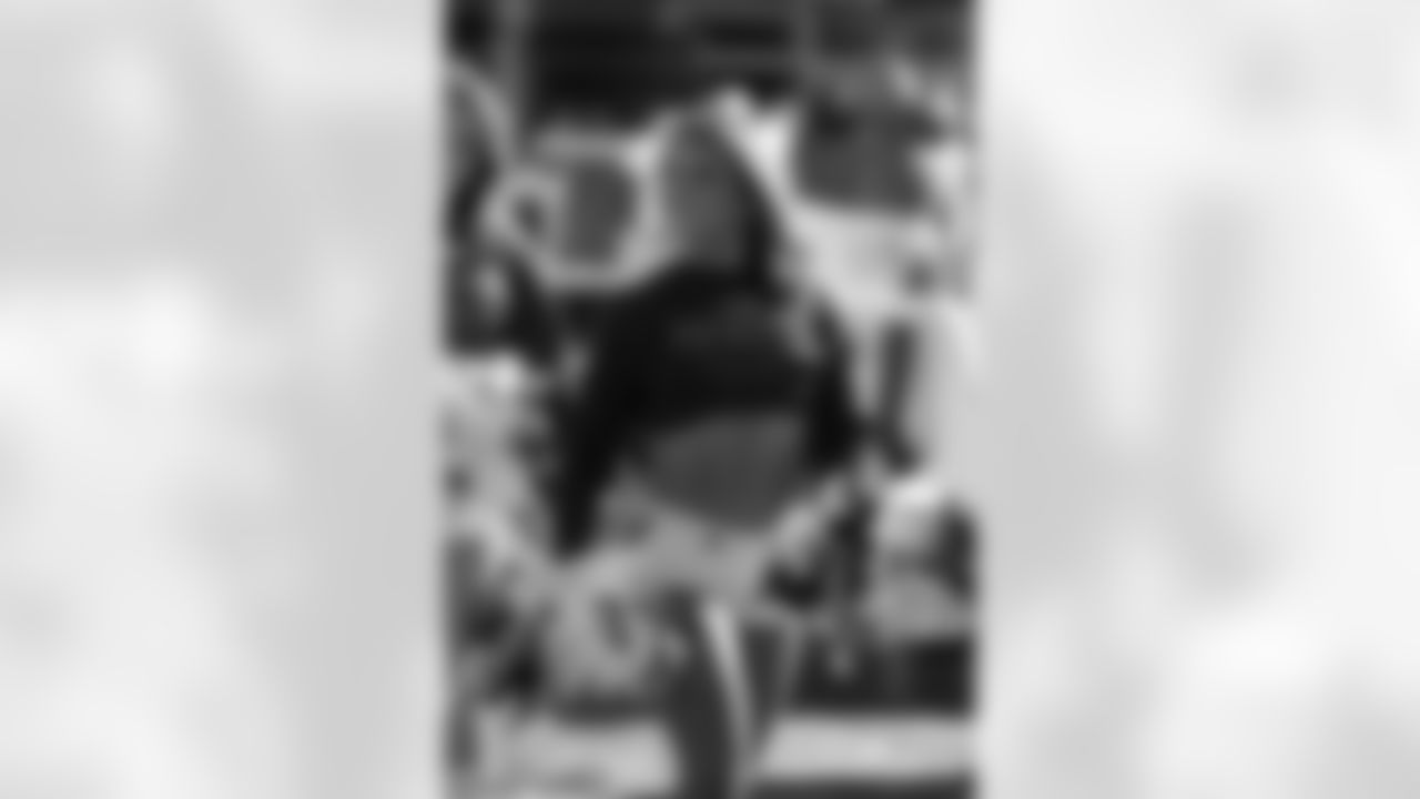 AF-110225-Cheer_Silverman233