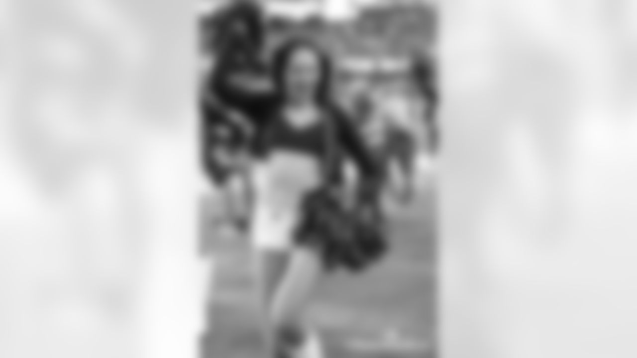 AF-110225-Cheer_Silverman343